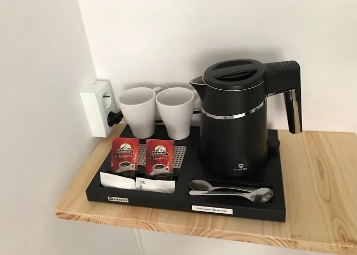 Casual Serantes Guest house